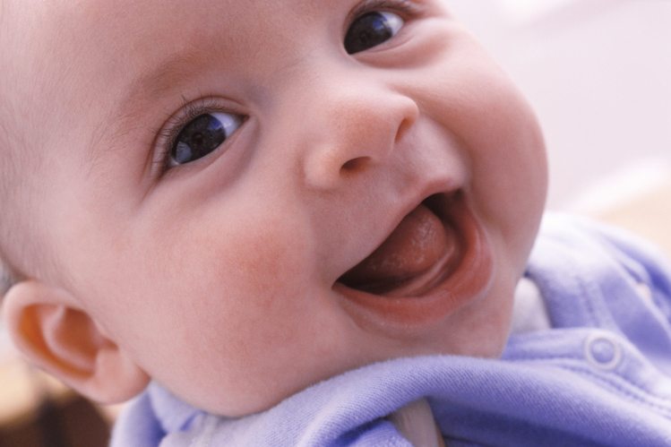 कब से शिशु को होता है भेंगापन की समस्या - wandering eye or crossed eyes